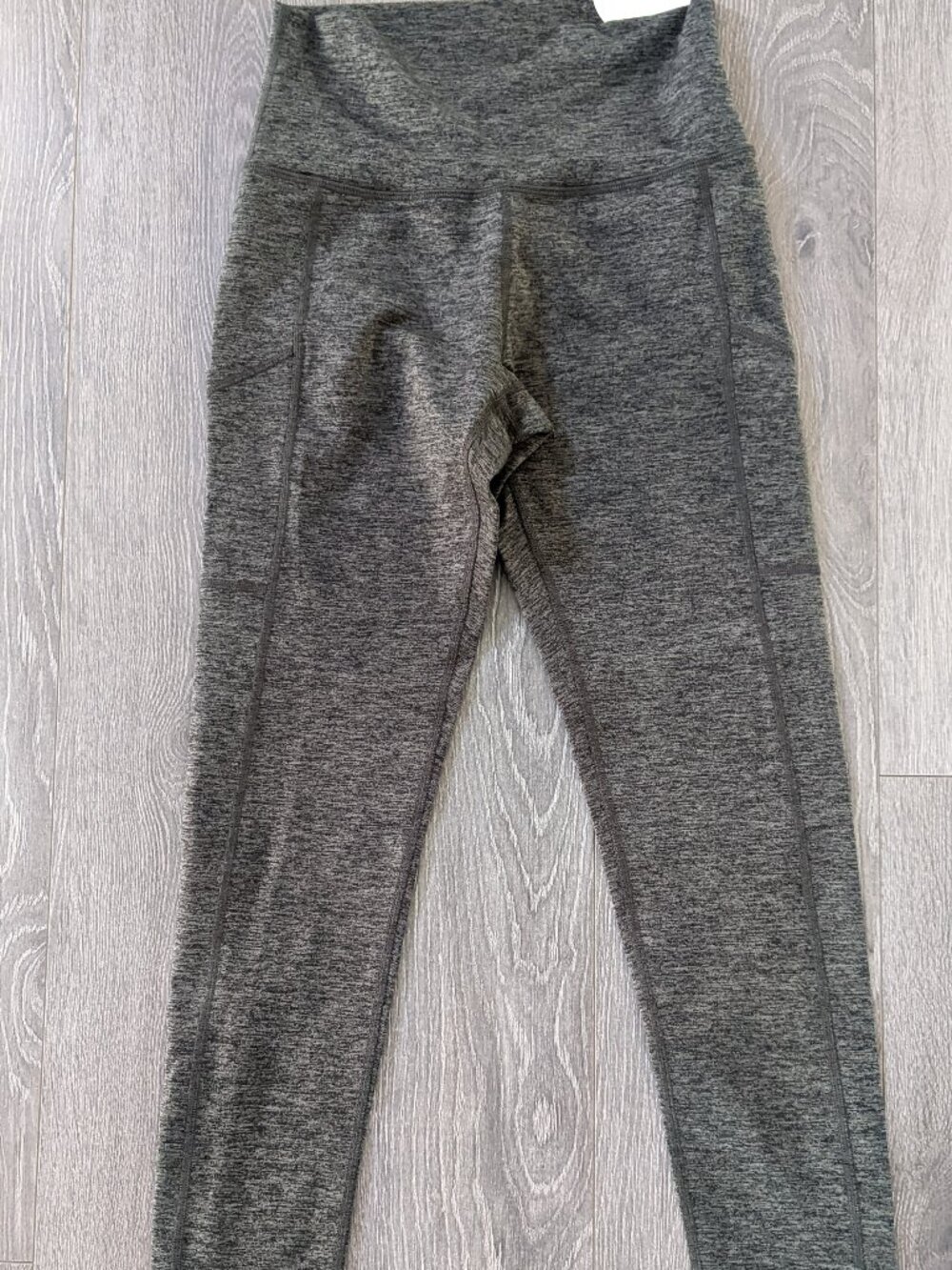 OFFLINE by Aerie High-Rise The Hugger Pocket Leggings Grey Size M NWT